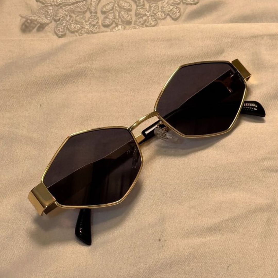 Classic Noir Cat-Eye Sunglasses